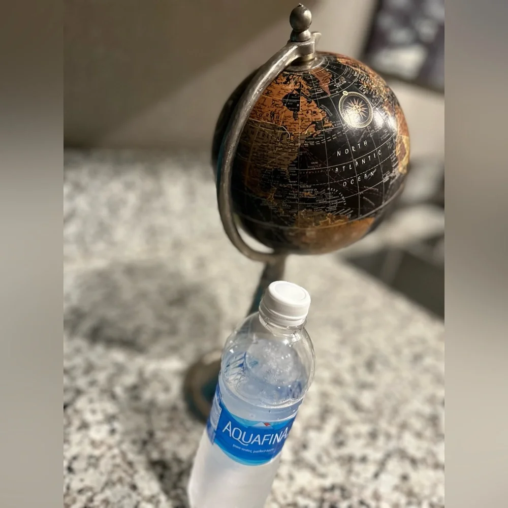 Vintage, spinning globe